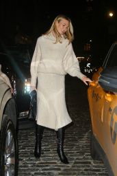 Karlie Kloss in a Cream Outfit - New York 11/03/2021