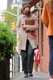 Katie Holmes - "Rare Objects" Set in New York 11/15/2021