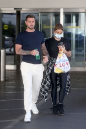 Katie Price - Shops for Souveniers at the Strat Hotel and Casino in Las Vegas 11/14/2021