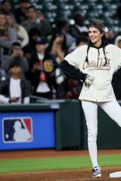 Kendall Jenner - 2021 Cactus Jack Foundation Fall Classic Softball Game in Houston