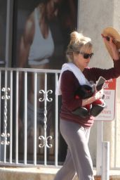 Kim Basinger - Leaves the gym With a Pair of Boxing Gloves in Los Angeles 11/16/2021