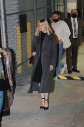 Kirsten Dunst - Out in Los Angeles 11/16/2021