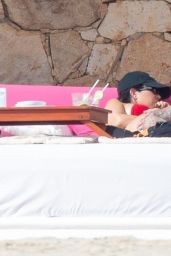 Kourtney Kardashian - Cabo San Lucas 11/17/2021