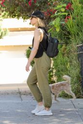 Kristen Bell at Griffith Park in Los Feliz 11/22/2021