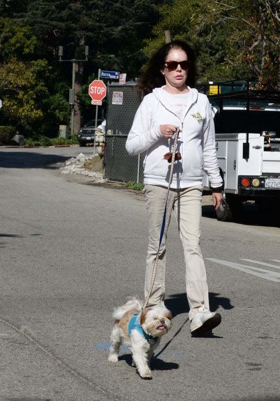 Lara Flynn Boyle - Walk With Her Dog in Los Angeles  11/05/2021