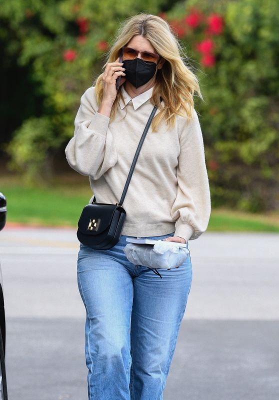 Laura Dern in Casual Outfit - Los Angeles 11/22/2021
