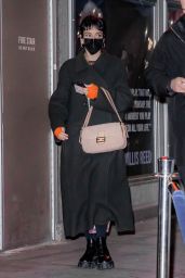 Lily Allen - Arrives at the Knicks vs Suns Game in New York 11/26/2021