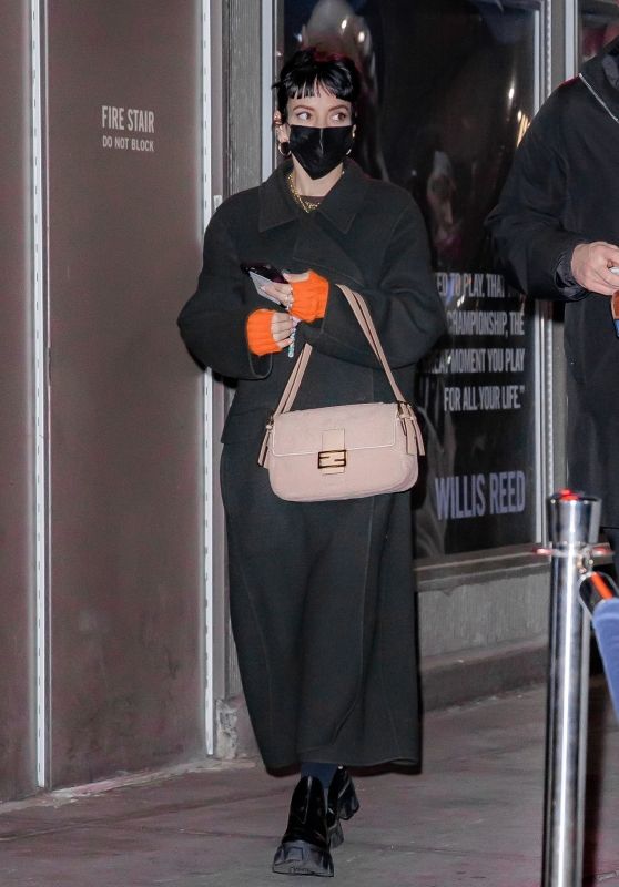 Lily Allen - Arrives at the Knicks vs Suns Game in New York 11/26/2021