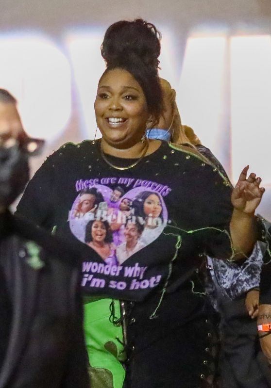 Lizzo - Arrives at Harry Styles