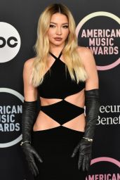 Madelyn Cline – American Music Awards 2021