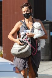 Nicole Murphy - Out in Beverly Hills 11/28/2021