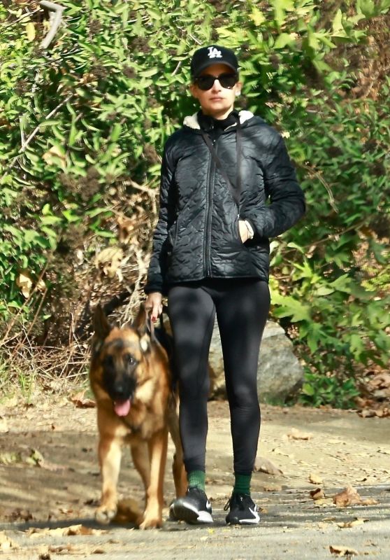 Nicole Richie and Joel Madden - Hiking in Los Angeles 11/20/2021