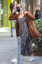 Reese Witherspoon -Out in Beverly Hills 11/20/2021