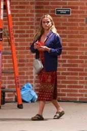 Reese Witherspoon - "Your Place or Mine" Filming Set in Burbank 11/24/2021