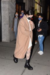 Selena Gomez - Shopping at Aritzia in Soho New York 11/12/2021