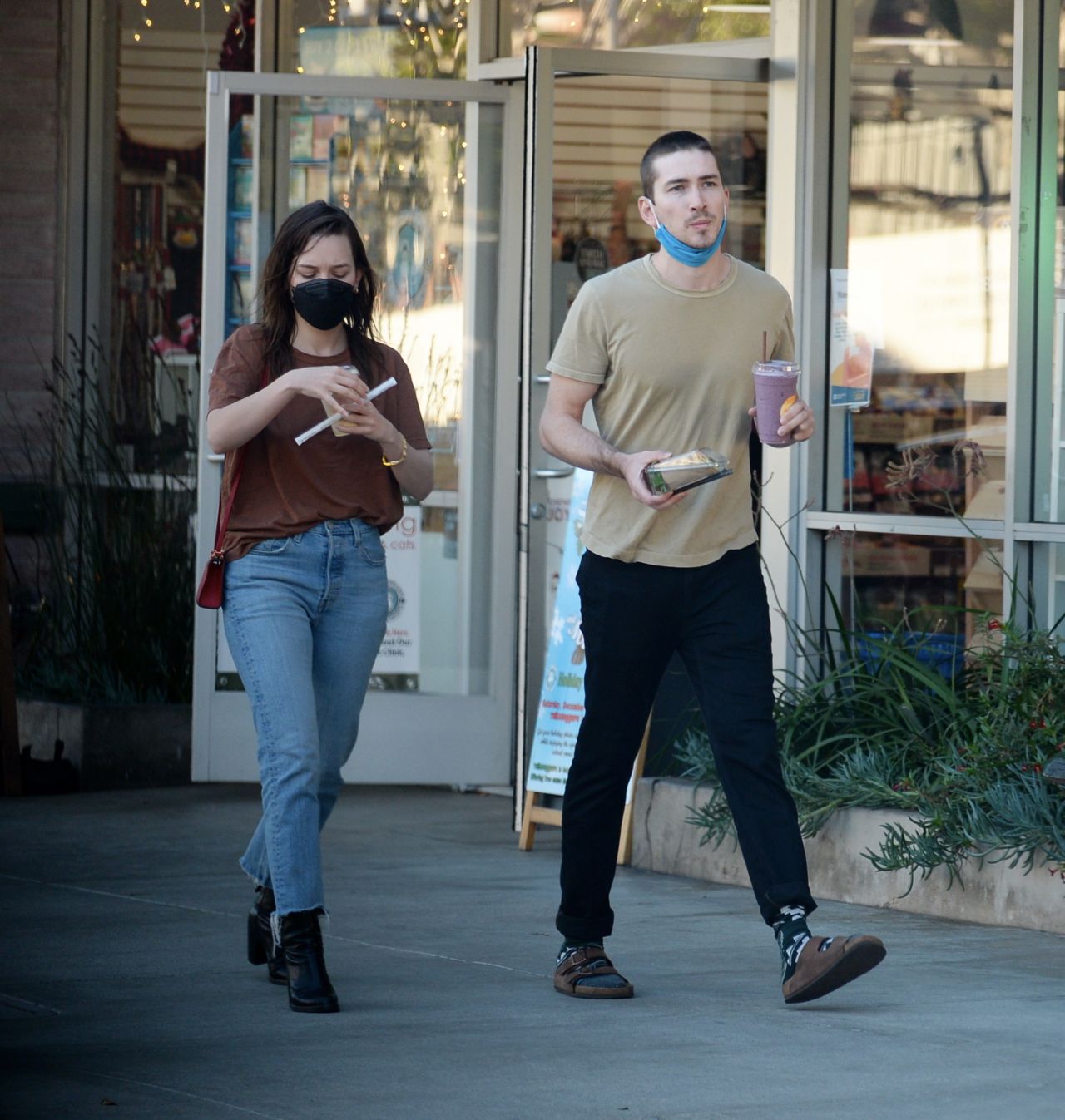 Victoria Pedretti With Dylan Arnold Out in Los Angeles 11/13/2021