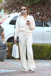 Alessandra Ambrosio - Shopping at Sameday Health Store in Brentwood 12/18/2021