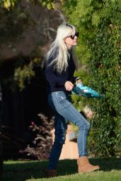 Anna Faris - Out in Los Angeles 12/16/2021