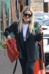 Ashey Benson With Her Mom in Los Feliz 12/28/2021