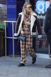 Ashley Roberts Street Fashion Style - London 12/10/2021