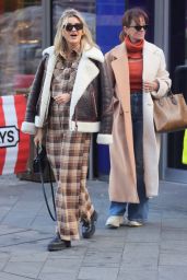 Ashley Roberts Street Fashion Style - London 12/10/2021