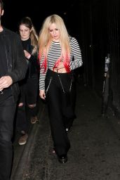 Avril Lavigne - The Roxy in Hollywood 12/05/2021