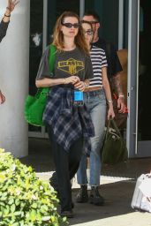 Behati Prinsloo and Adam Levine - Out in Miami 12/02/2021