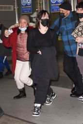 Billie Eilish in Travel Outfit - JFK Airport in NYC 12/04/2021