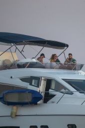 Britney Spears On a Private Yacht in Cabo San Lucas 12/04/2021