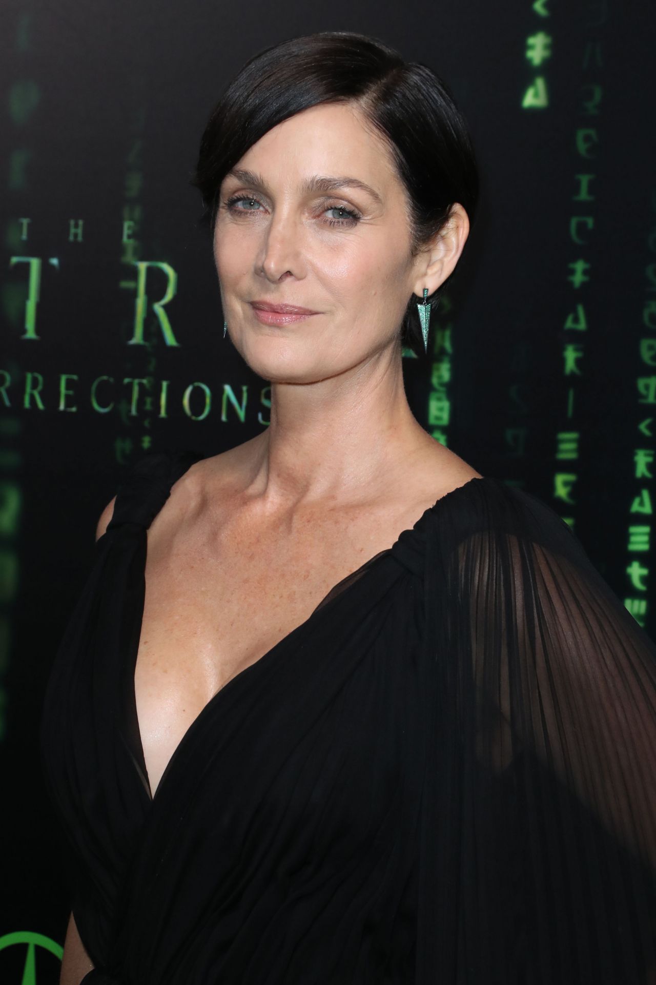 Carrie-anne moss height