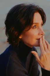 Carrie-Anne Moss - The New York Times December 2021
