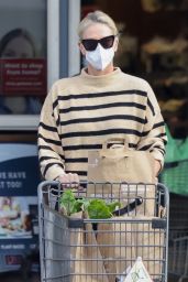 Charlize Theron - Grocery Shopping at Gelson