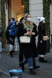 Chiara Ferragni - Jewelery Shopping at Cartier in Milan 12/20/2021