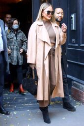 Chrissy Teigen - Christmas Shopping at FAO Schwarz Store in NYC 12/03/2021