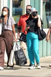 Gabrielle Union - Christmas Shopping in Maui 12/24/2021