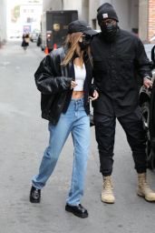 Hailey Rhode Bieber Street Style - Out to Shop in Beverly Hills 12/22/2021