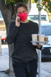 Jennifer Garner - Out in Brentwood 12/20/2021