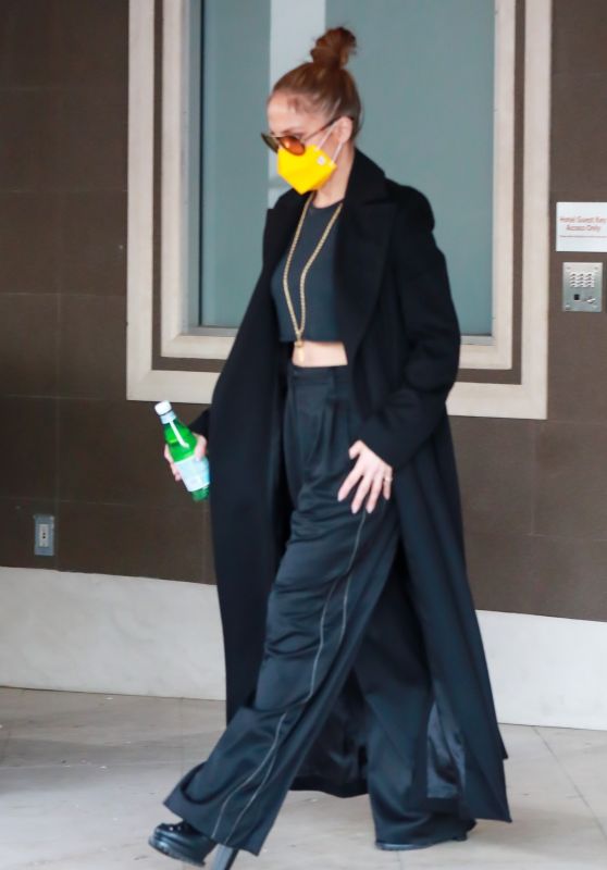 Jennifer Lopez - Shopping in Beverly Hills 12/18/2021
