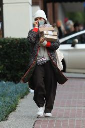 Jessica Alba at Whole Foods in Los Angeles 12/24/2021