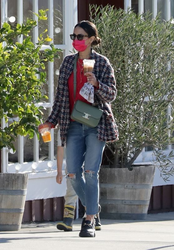  Jordana Brewster - Out in Brentwood 12/20/2021