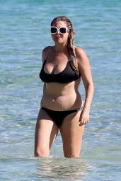 Josie Goldberg in a Black Bikini - Miami Beach 12/27/2021