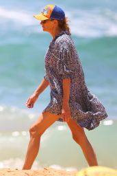 Julia Roberts at the Beach in Sydney 12/25/2021