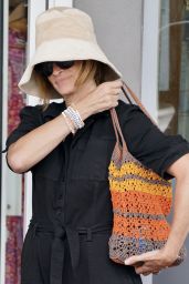 Julia Roberts Shopping For a Hat - Gold Coast in Australia 12/10/2021