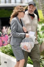Julia Roberts - "Ticket To Paradise" Filming Set on the Gold Coas 12/28/2021