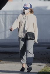 Kristen Bell - Out in Los Angeles 12/01/2021