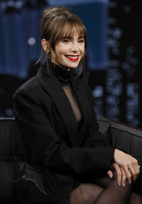 Lily Collins - Jimmy Kimmel Live in Hollywood 12/09/2021