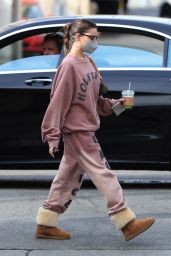 Madison Beer - Christmas Shopping in Beverly Hills 12/21/2021