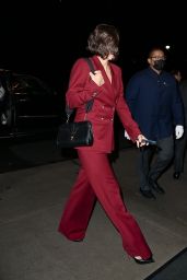 Maggie Gyllenhaal in a Stylish Maroon Pantsuit - New York 12/15/2021