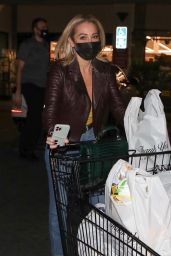 Mary Fitzgerald - Shopping in West Hollywood 12/21/2021