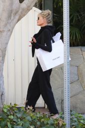 Melanie Griffith - Shopping in Beverly Hills 12/28/2021